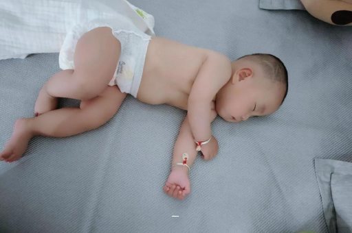 常宁宝宝总是摇头怎么回事